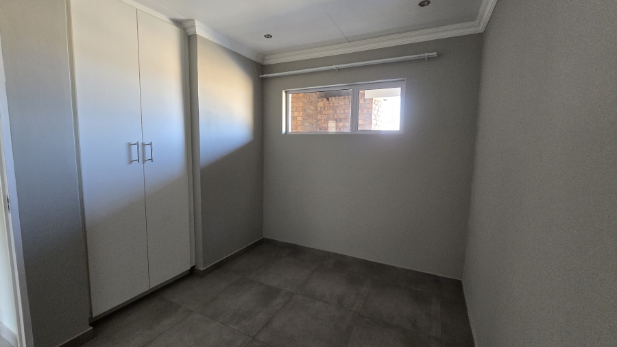 2 Bedroom Property for Sale in Norton Small Farms Gauteng