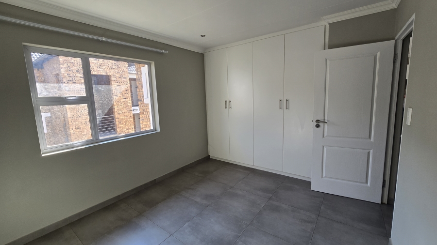 2 Bedroom Property for Sale in Norton Small Farms Gauteng