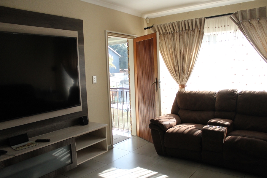 3 Bedroom Property for Sale in New Redruth Gauteng