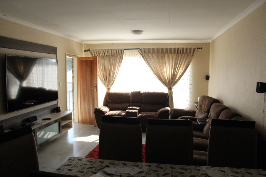 3 Bedroom Property for Sale in New Redruth Gauteng