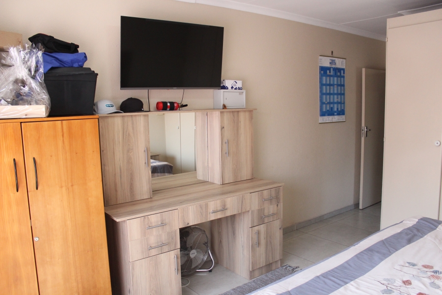 3 Bedroom Property for Sale in New Redruth Gauteng