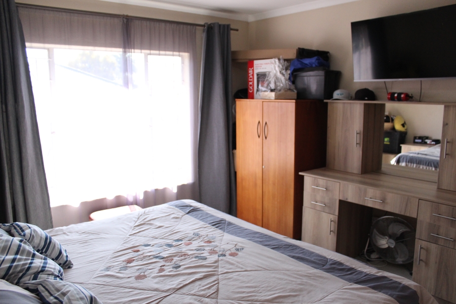 3 Bedroom Property for Sale in New Redruth Gauteng