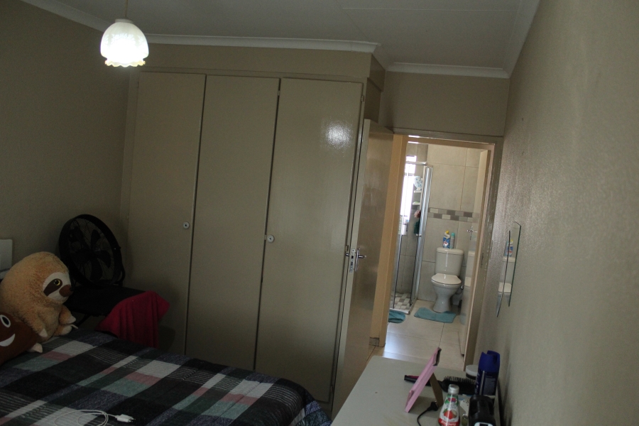 3 Bedroom Property for Sale in New Redruth Gauteng
