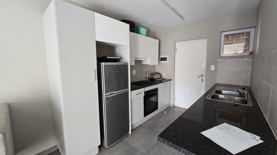 2 Bedroom Property for Sale in Norton Small Farms Gauteng