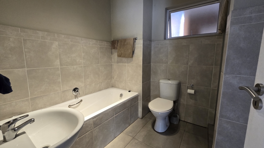 2 Bedroom Property for Sale in Norton Small Farms Gauteng