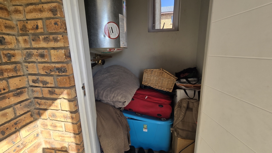 2 Bedroom Property for Sale in Norton Small Farms Gauteng
