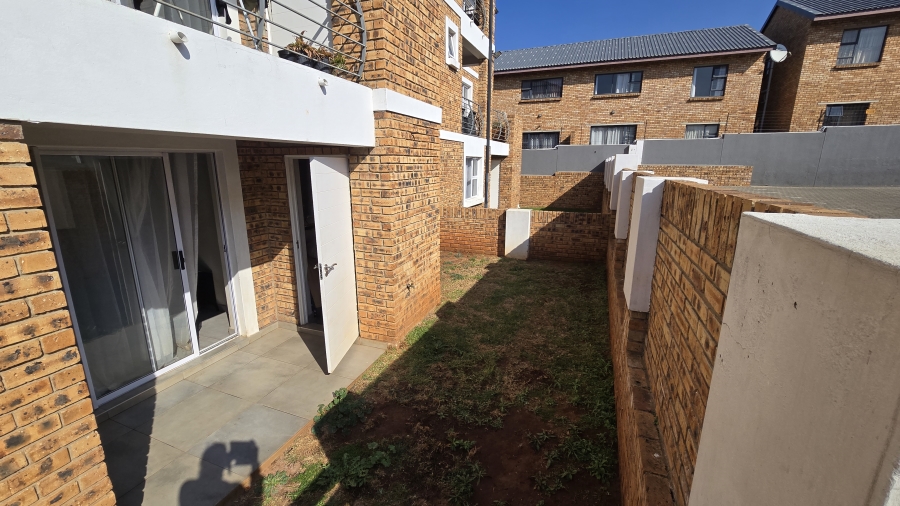 2 Bedroom Property for Sale in Norton Small Farms Gauteng
