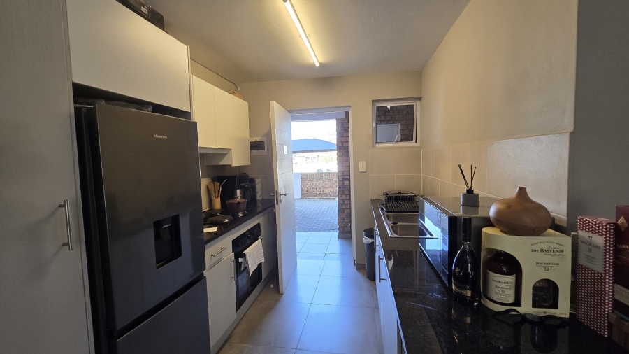 2 Bedroom Property for Sale in Norton Small Farms Gauteng
