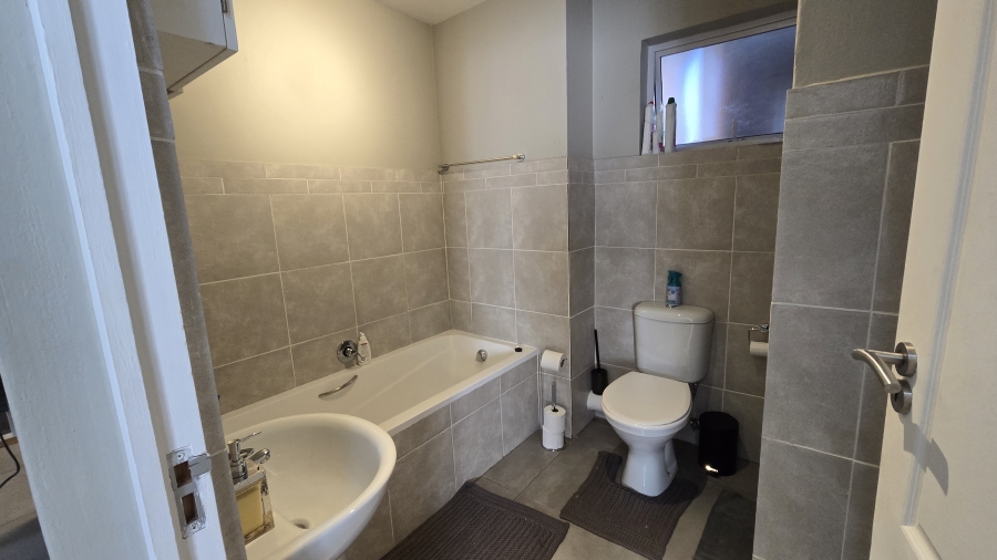 2 Bedroom Property for Sale in Norton Small Farms Gauteng