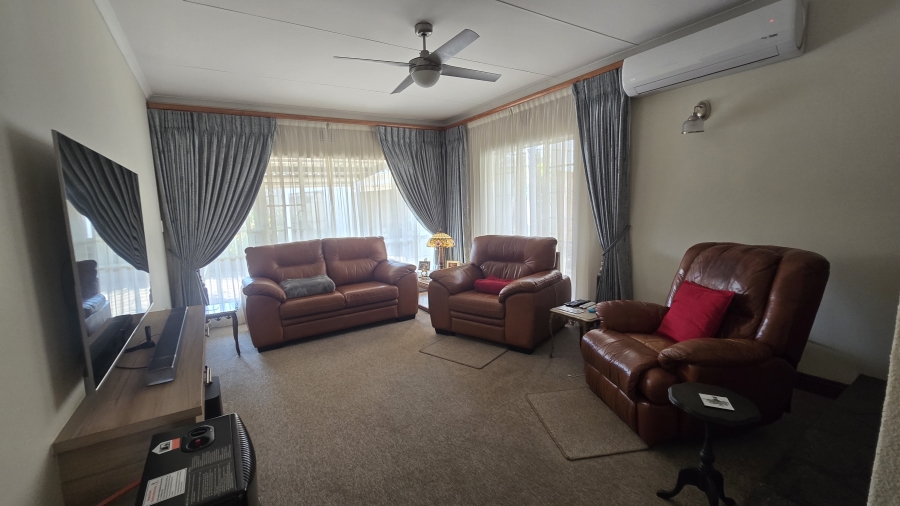3 Bedroom Property for Sale in Brackendowns Gauteng