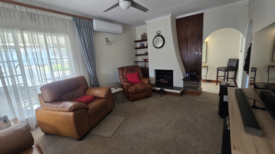 3 Bedroom Property for Sale in Brackendowns Gauteng