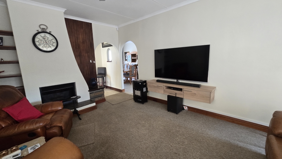 3 Bedroom Property for Sale in Brackendowns Gauteng