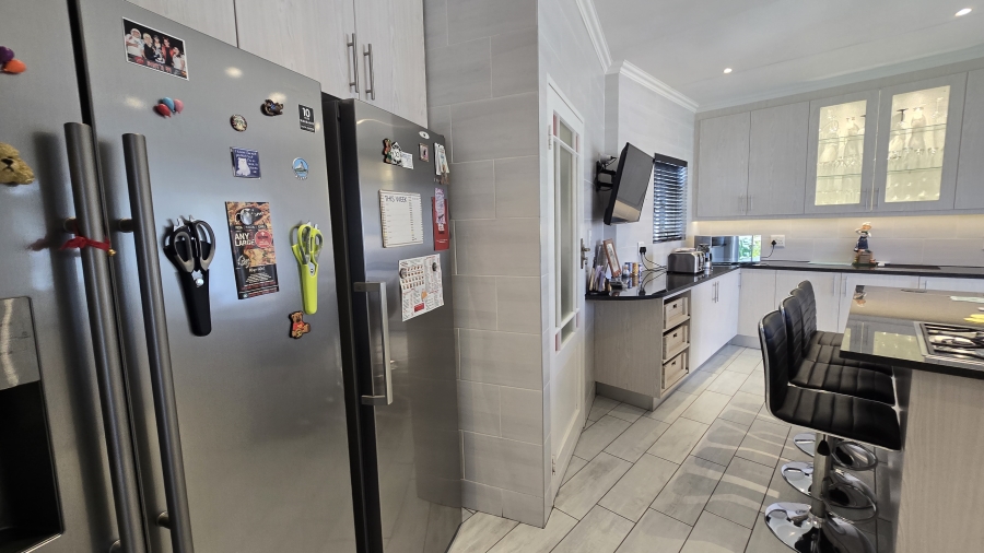 3 Bedroom Property for Sale in Brackendowns Gauteng