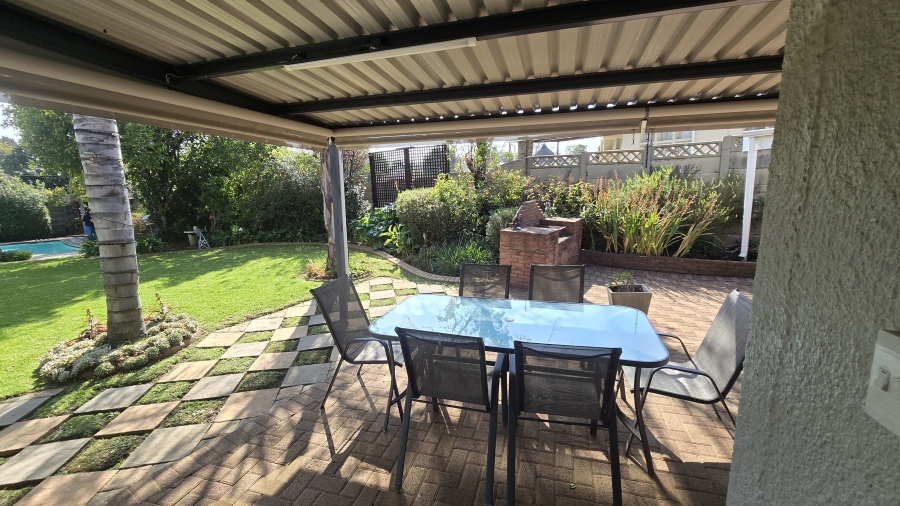 3 Bedroom Property for Sale in Brackendowns Gauteng