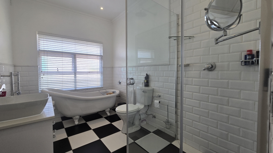 3 Bedroom Property for Sale in Brackendowns Gauteng