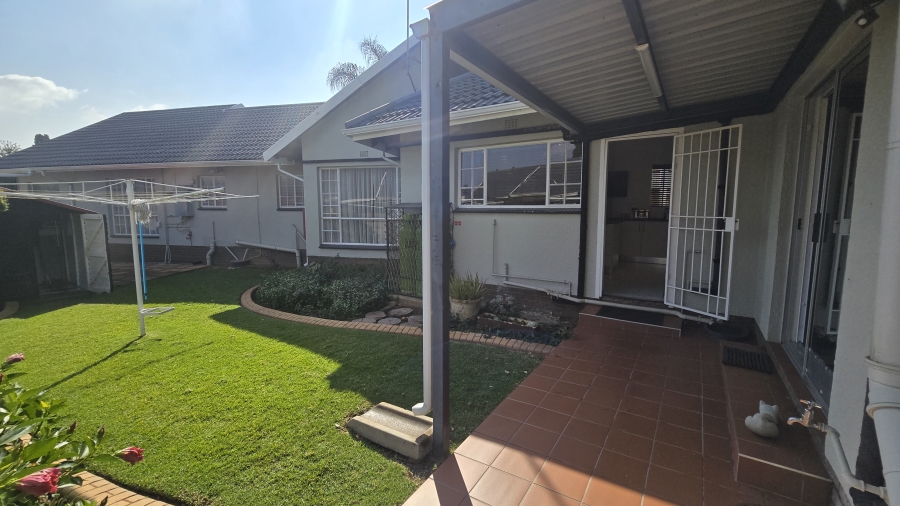 3 Bedroom Property for Sale in Brackendowns Gauteng