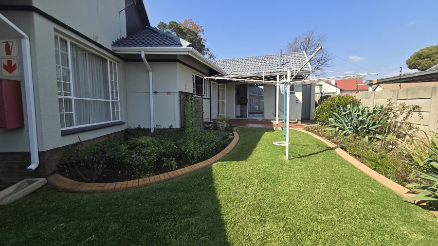 3 Bedroom Property for Sale in Brackendowns Gauteng