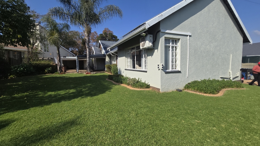 3 Bedroom Property for Sale in Brackendowns Gauteng