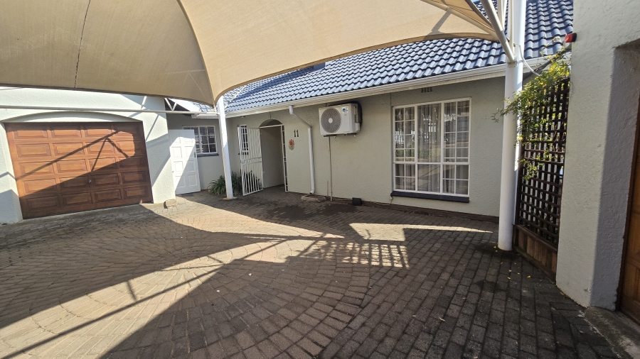 3 Bedroom Property for Sale in Brackendowns Gauteng