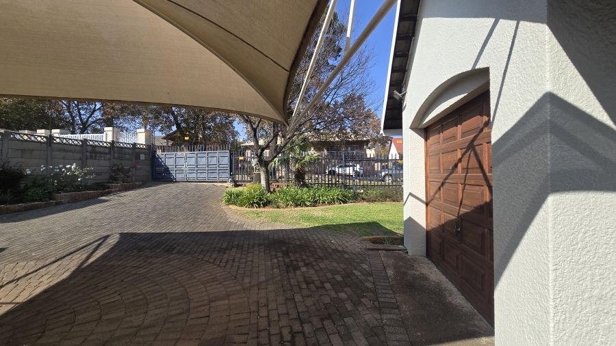3 Bedroom Property for Sale in Brackendowns Gauteng