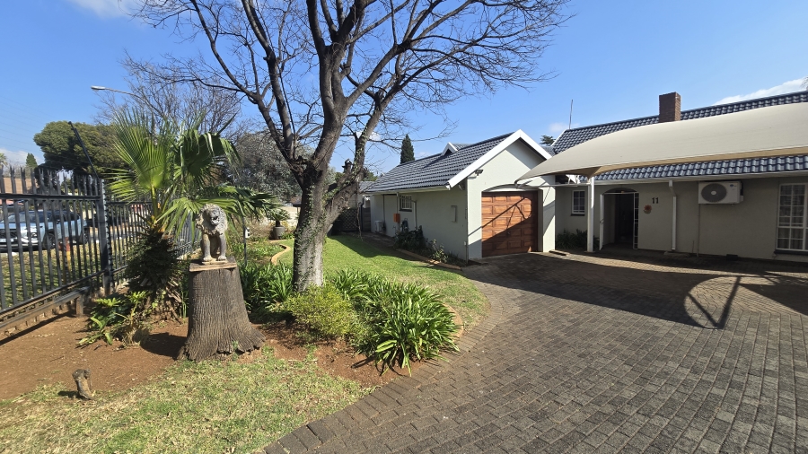 3 Bedroom Property for Sale in Brackendowns Gauteng