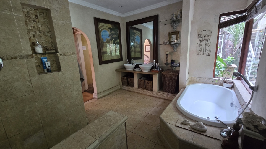 4 Bedroom Property for Sale in Glenvista Gauteng