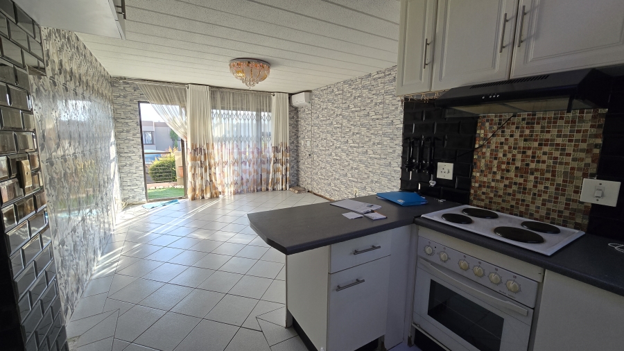 2 Bedroom Property for Sale in Glenvista Gauteng