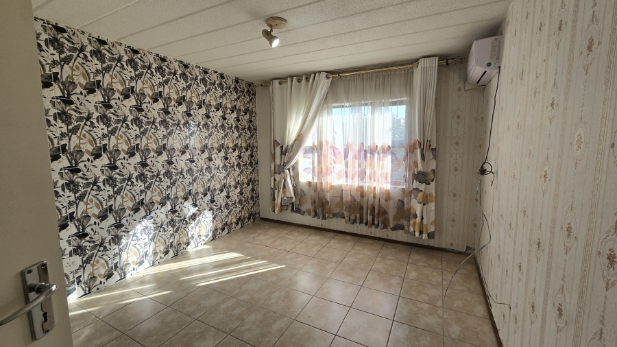 2 Bedroom Property for Sale in Glenvista Gauteng