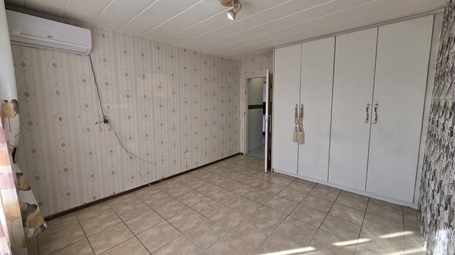2 Bedroom Property for Sale in Glenvista Gauteng