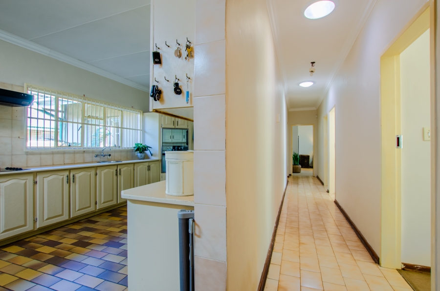 6 Bedroom Property for Sale in Wingate Park Gauteng