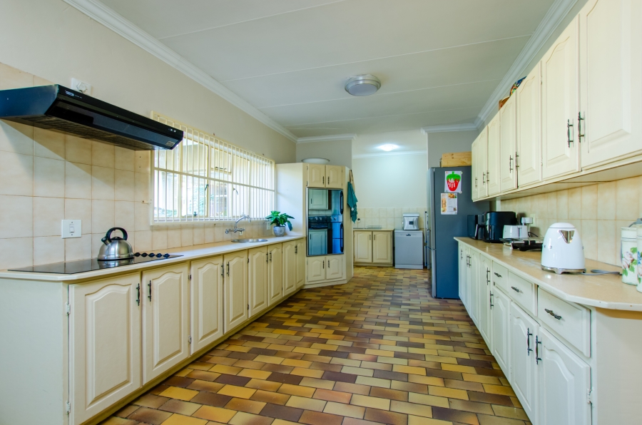 6 Bedroom Property for Sale in Wingate Park Gauteng