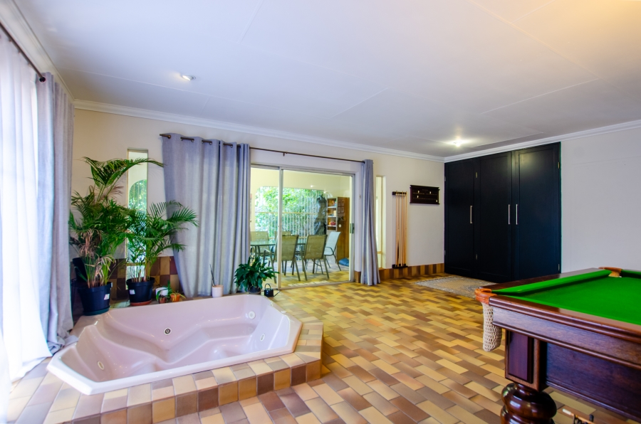 6 Bedroom Property for Sale in Wingate Park Gauteng