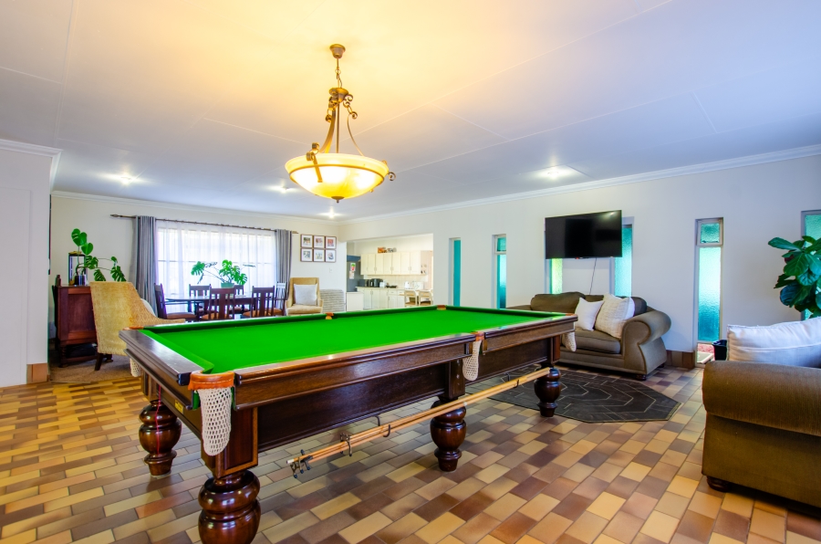 6 Bedroom Property for Sale in Wingate Park Gauteng