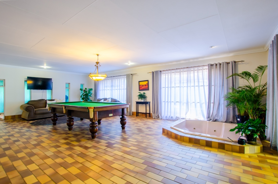 6 Bedroom Property for Sale in Wingate Park Gauteng