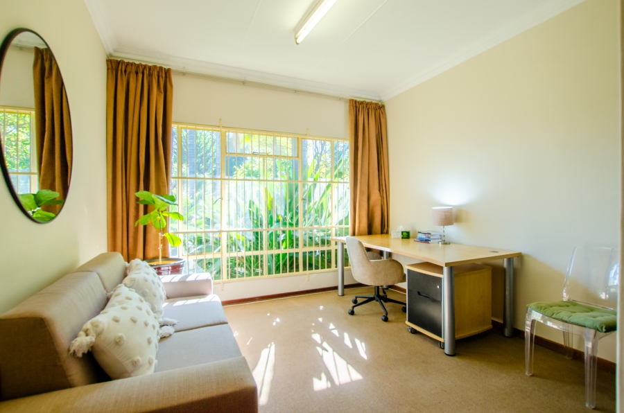 6 Bedroom Property for Sale in Wingate Park Gauteng