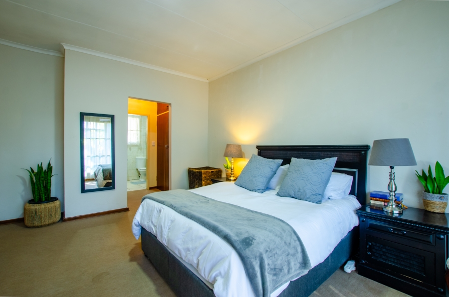 6 Bedroom Property for Sale in Wingate Park Gauteng