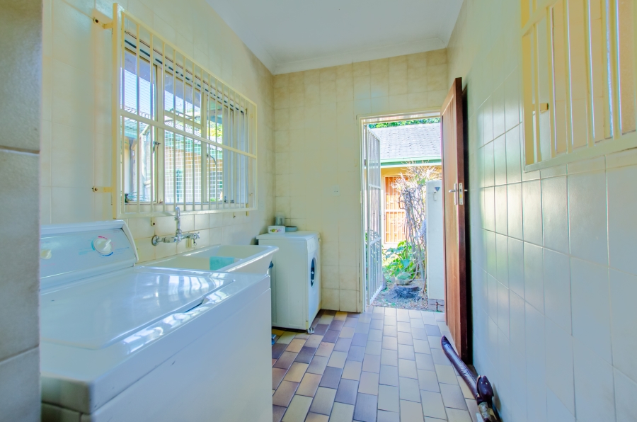 6 Bedroom Property for Sale in Wingate Park Gauteng