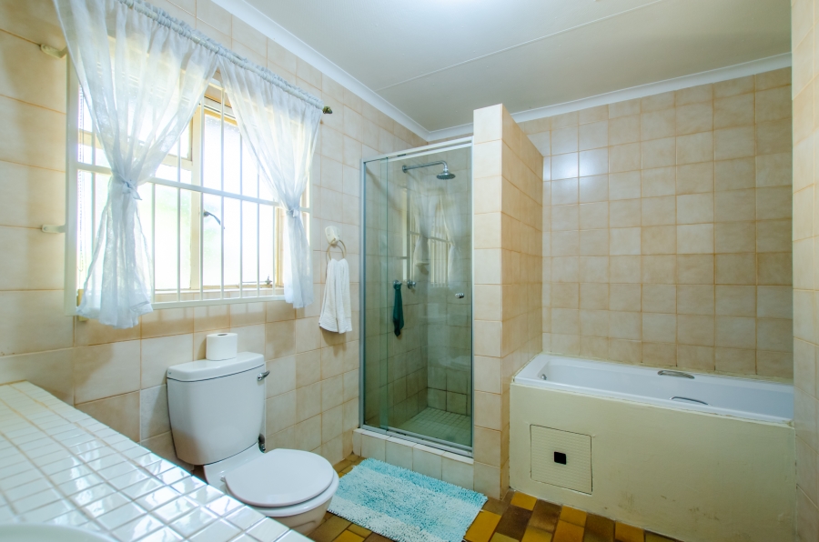 6 Bedroom Property for Sale in Wingate Park Gauteng
