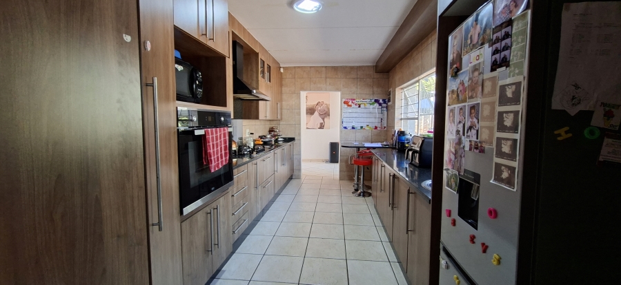 4 Bedroom Property for Sale in Noordheuwel Gauteng