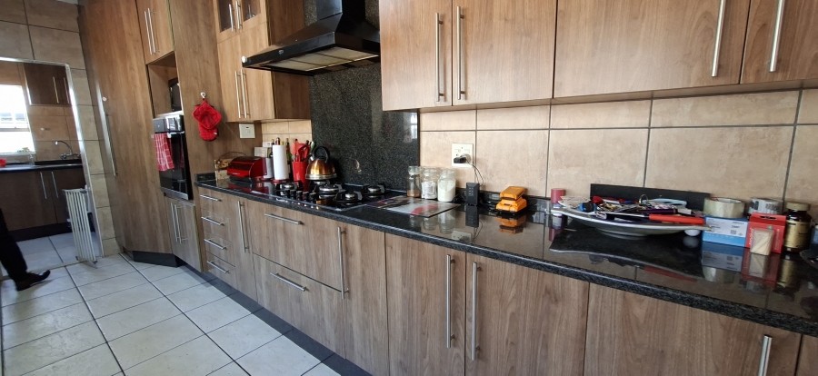 4 Bedroom Property for Sale in Noordheuwel Gauteng