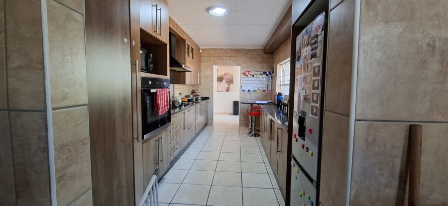 4 Bedroom Property for Sale in Noordheuwel Gauteng