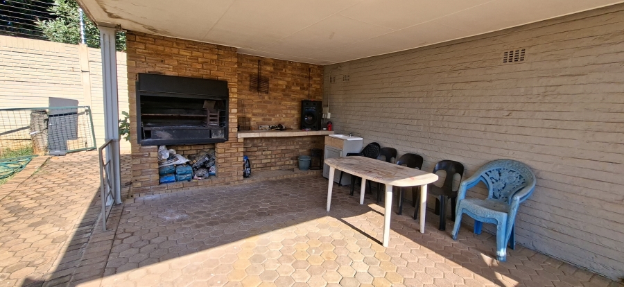 4 Bedroom Property for Sale in Noordheuwel Gauteng