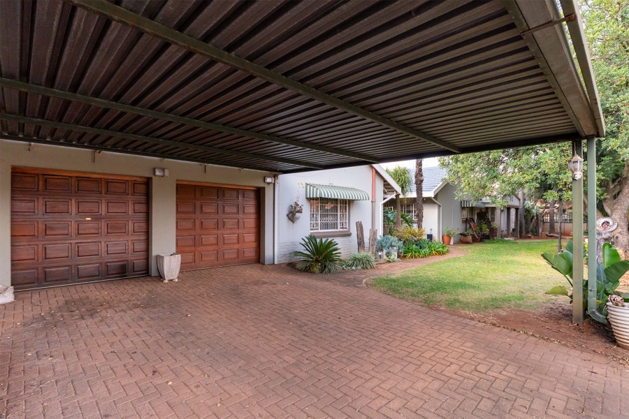 4 Bedroom Property for Sale in Birchleigh Gauteng
