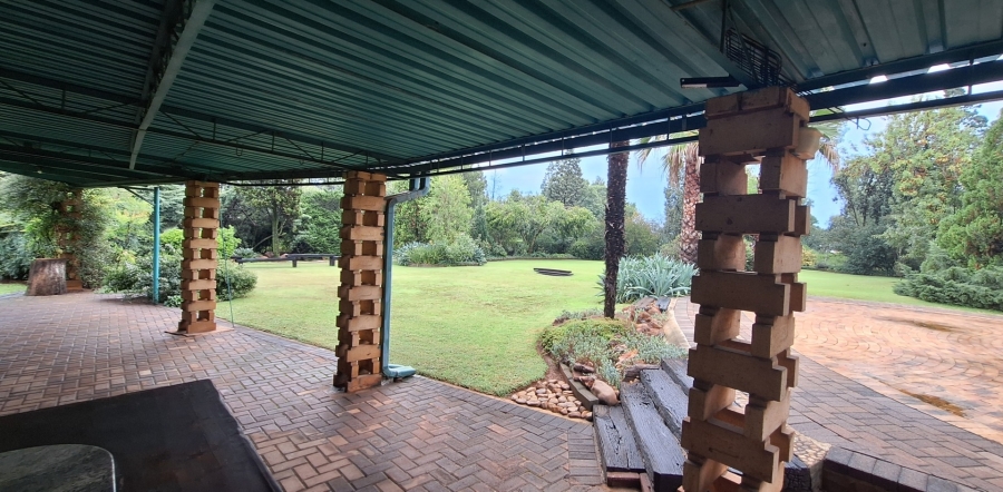 5 Bedroom Property for Sale in Rosashof Gauteng