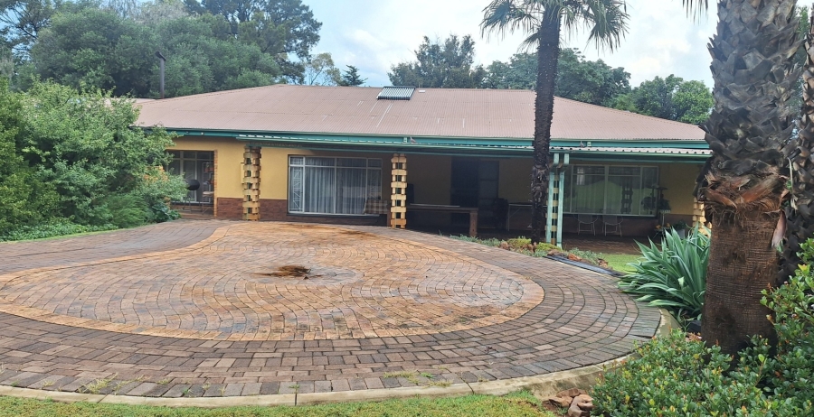 5 Bedroom Property for Sale in Rosashof Gauteng