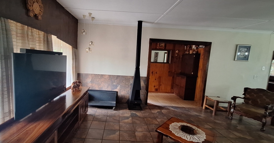 5 Bedroom Property for Sale in Rosashof Gauteng