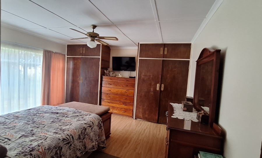 5 Bedroom Property for Sale in Rosashof Gauteng