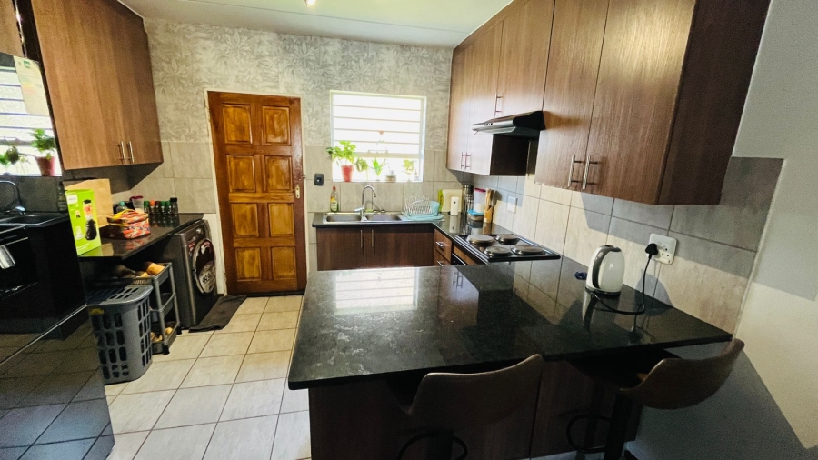To Let 2 Bedroom Property for Rent in Terenure Gauteng