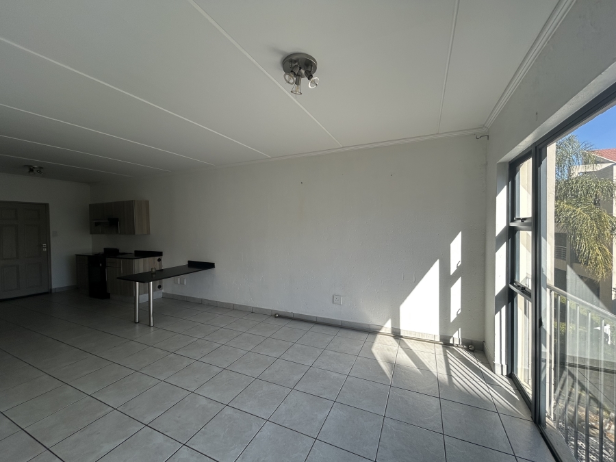 To Let 2 Bedroom Property for Rent in Lonehill Gauteng