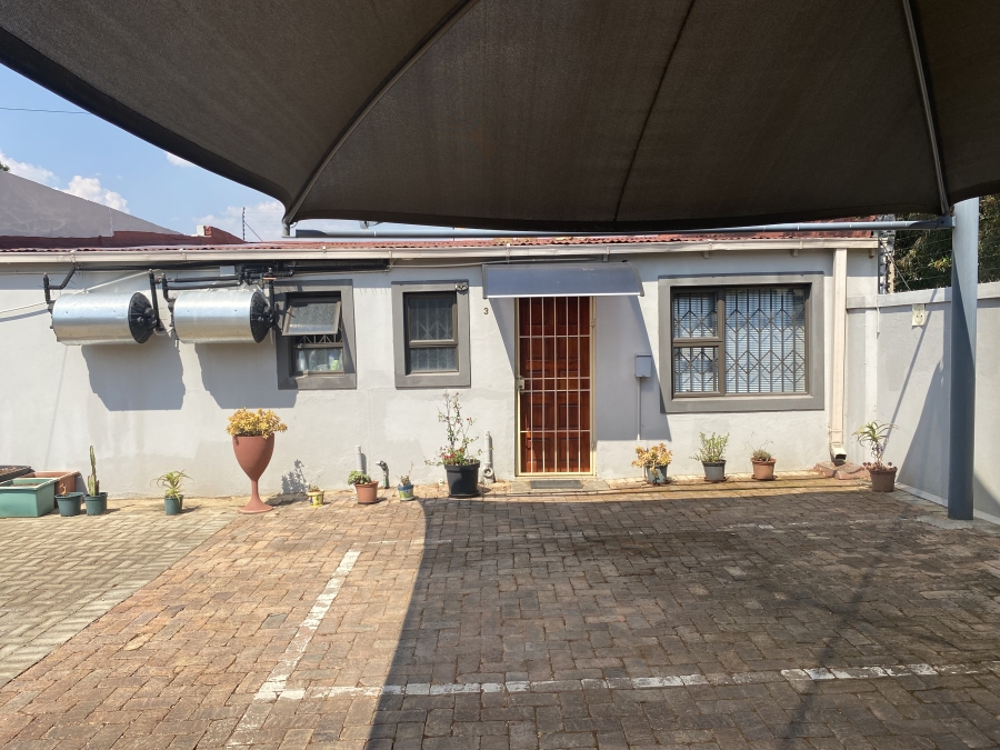 To Let 2 Bedroom Property for Rent in Riviera Gauteng